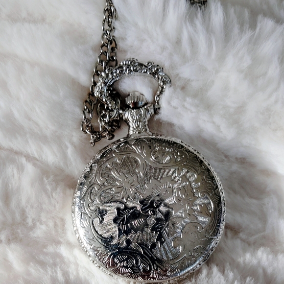 Elegant Tree Of Life Pocket Watch - Picture 4 of 4